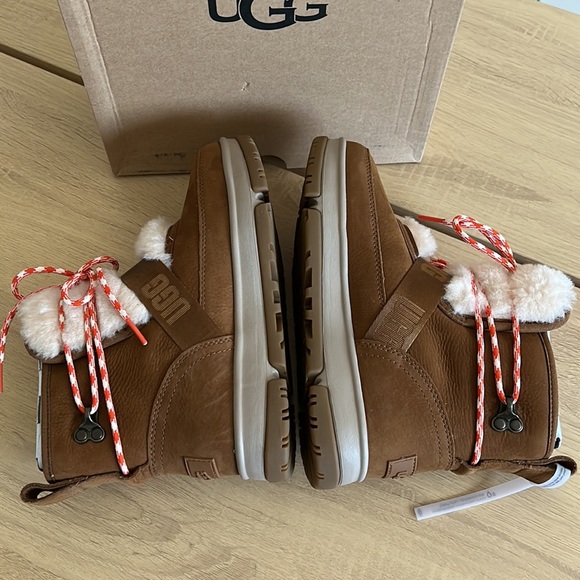 NIB UGG Classic Weather Hiker in Chestnut - Picture 11 of 13